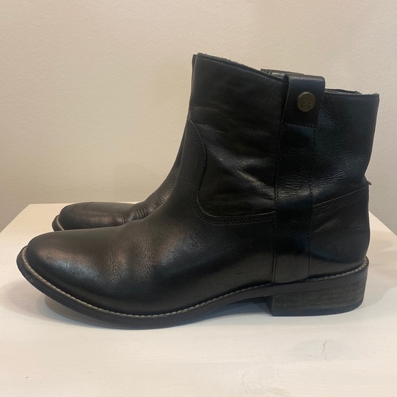VINCE CAMUTO Leather Ankle Boot - Picture 1 of 10